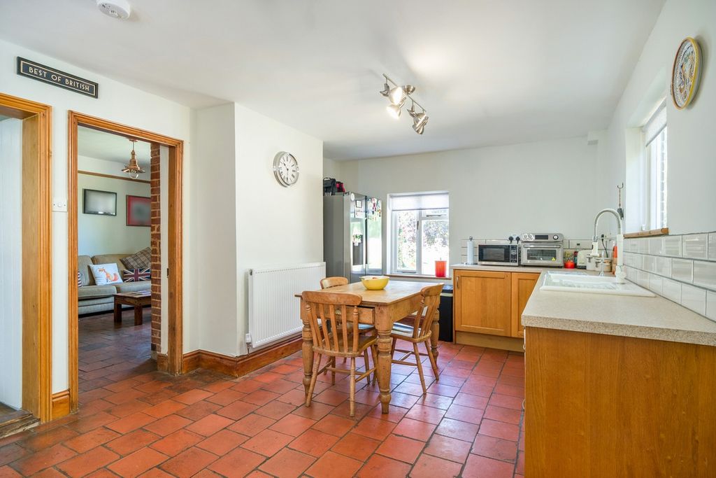 Property photo 3 of 36