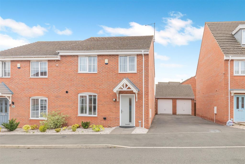Property photo 1 of 31 8658495-Exterior11.Jpg