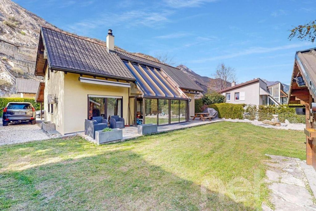Property photo 3 of 13