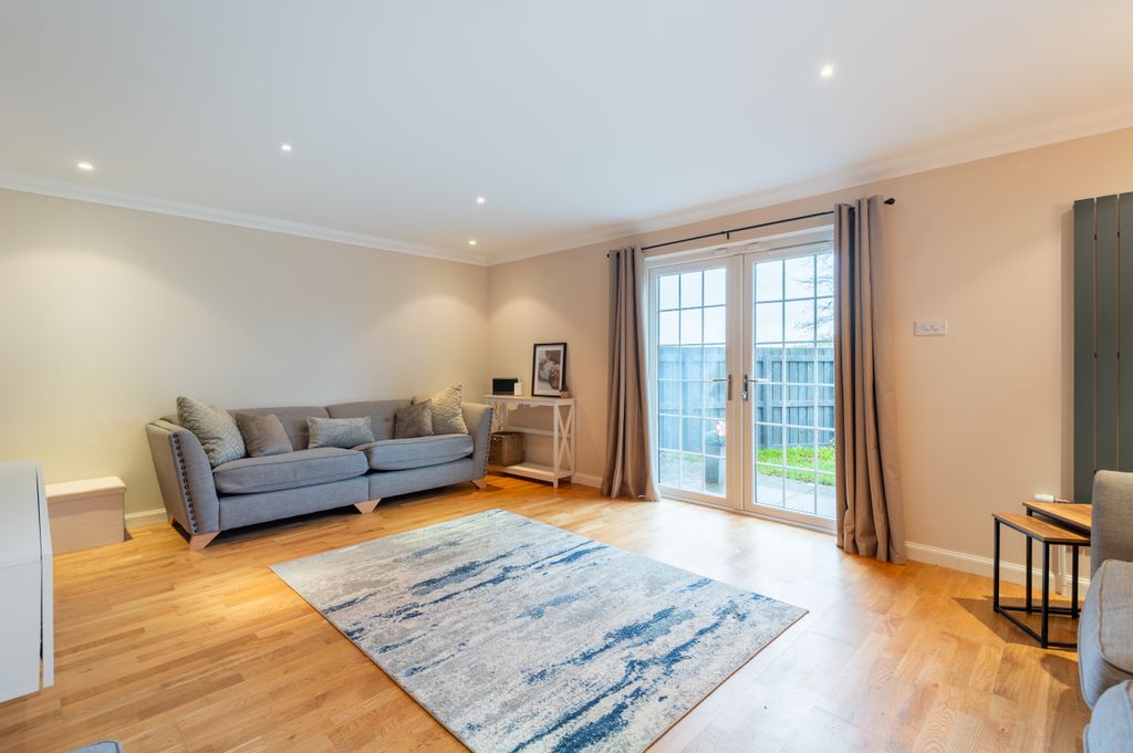 Property photo 2 of 36