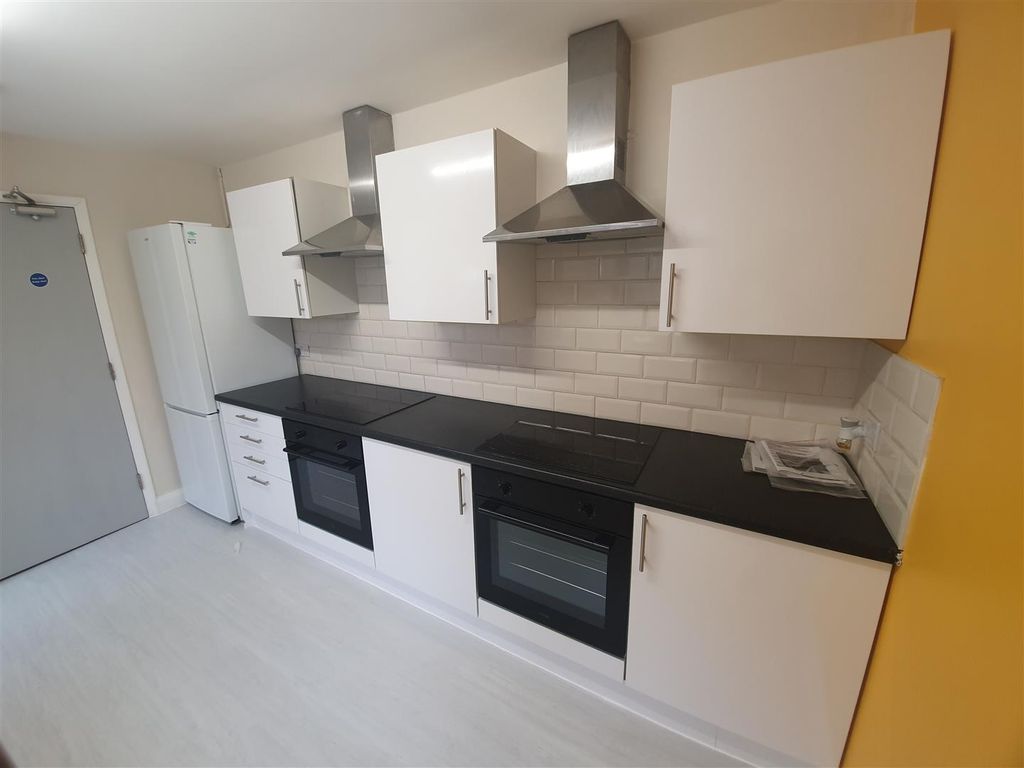 Property photo 2 of 7 39 Abbey Road 6.Jpg