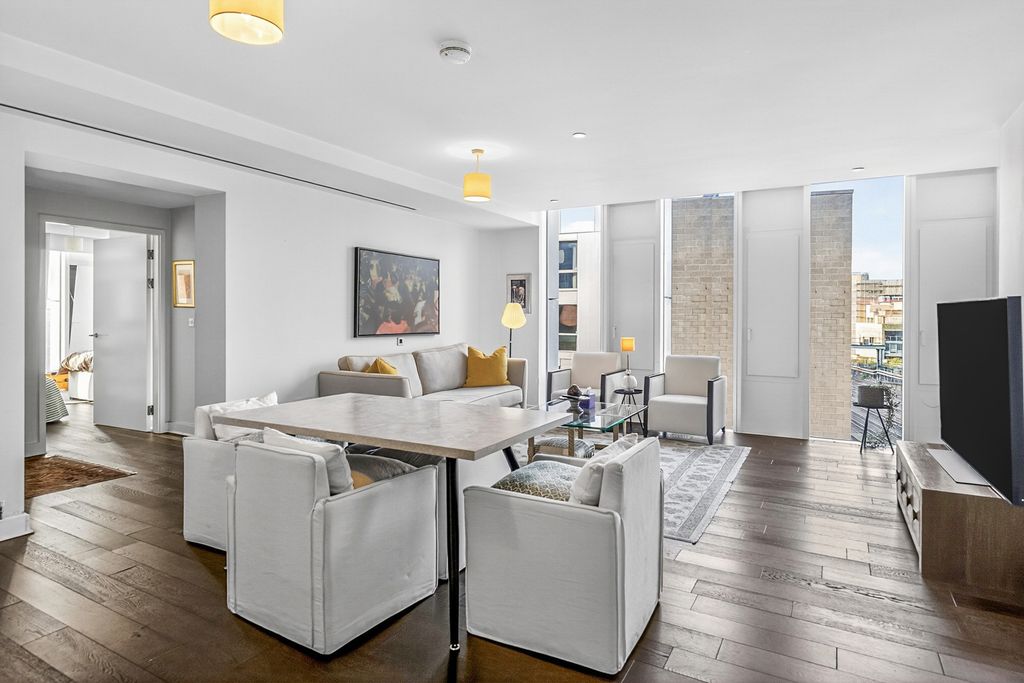 Property photo 1 of 20 Reception Room