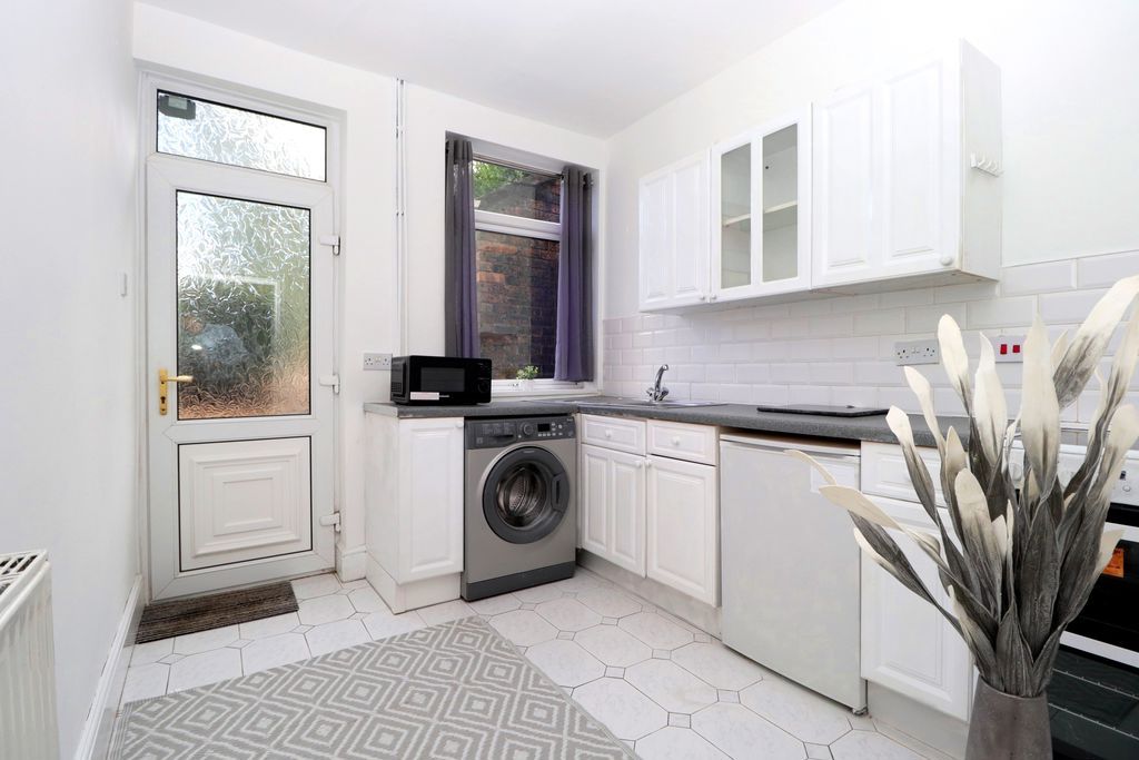Property photo 2 of 22 Kitchen