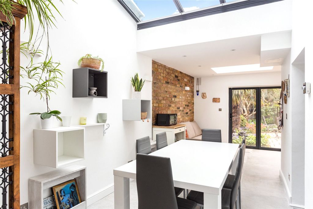 Property photo 1 of 14 Dining Room