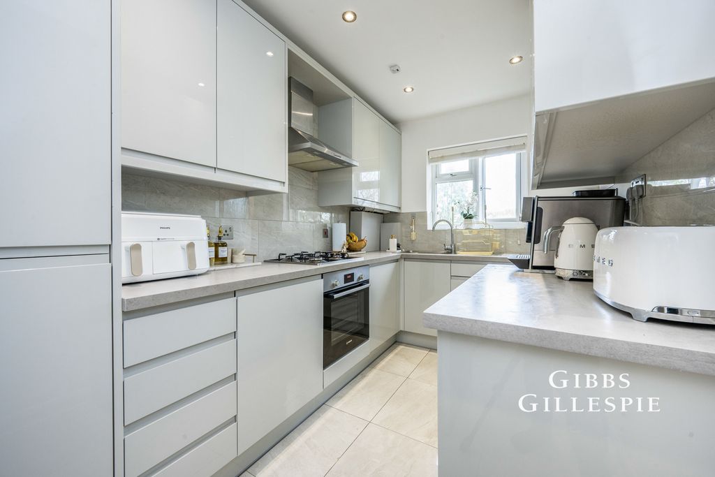 Property photo 3 of 19 Pbox-Img.Jpg