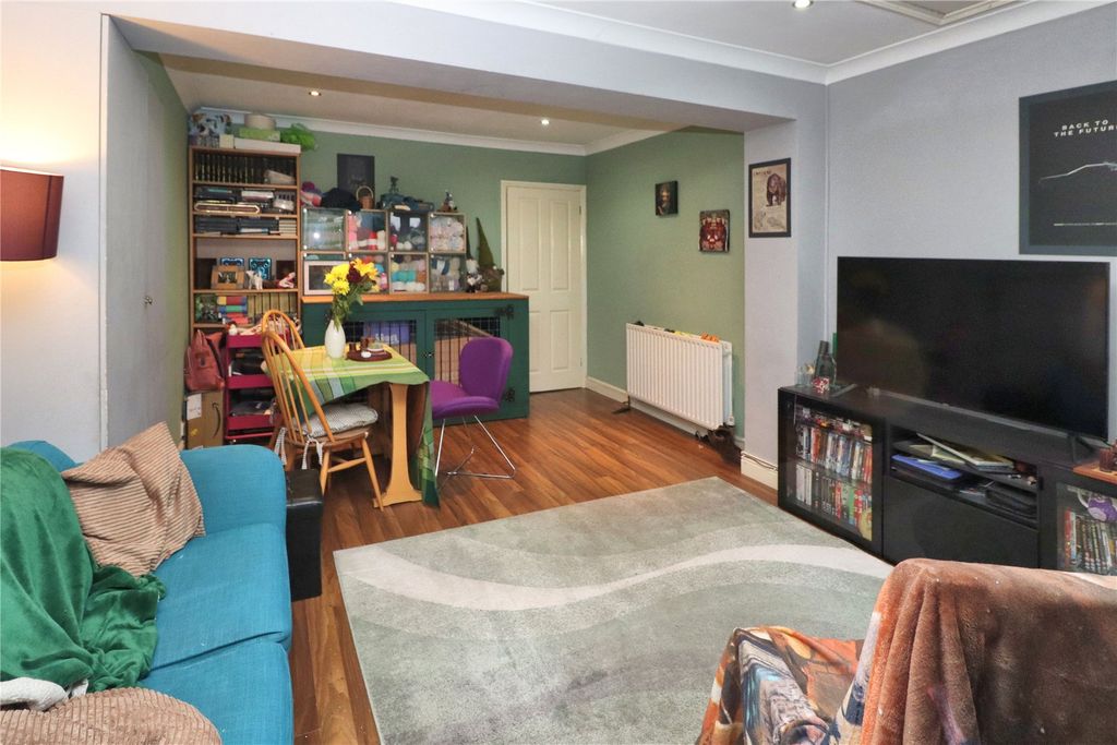 Property photo 3 of 15 Picture No. 11