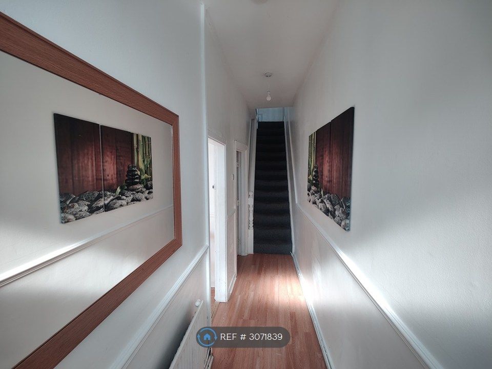 Property photo 1 of 14 Entrance Hallway