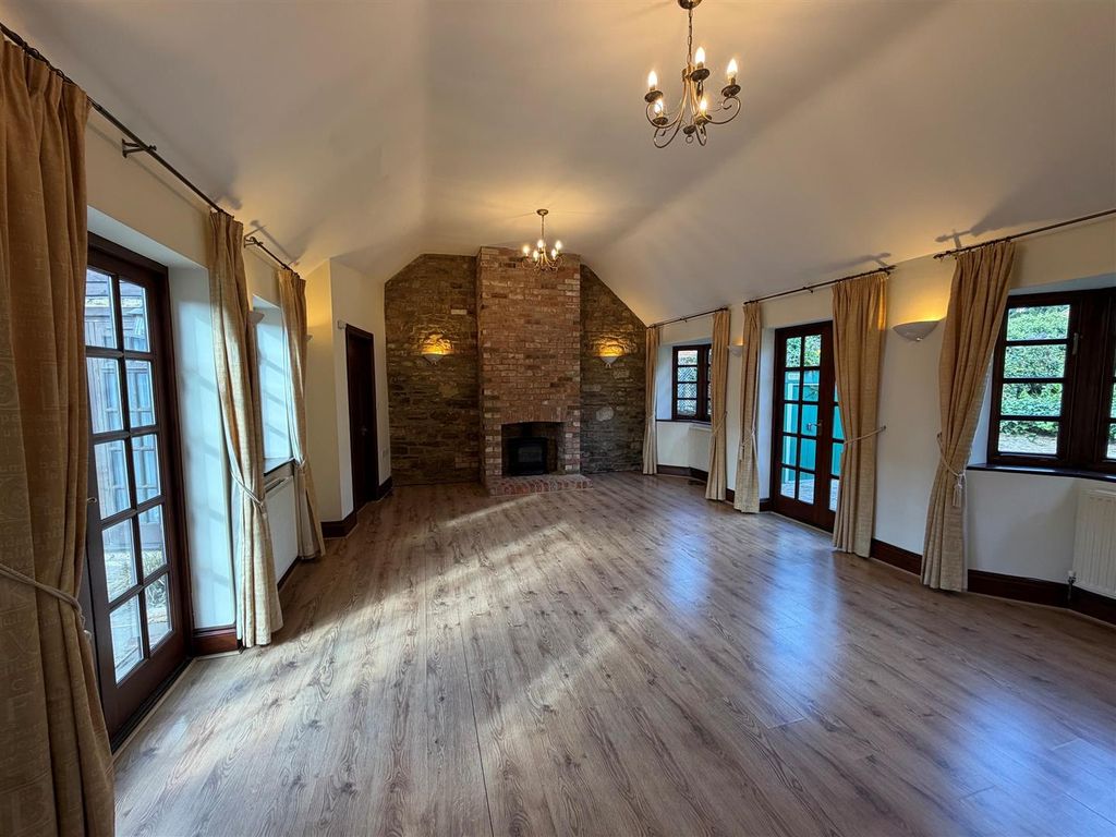 Property photo 2 of 16 13.Jpg