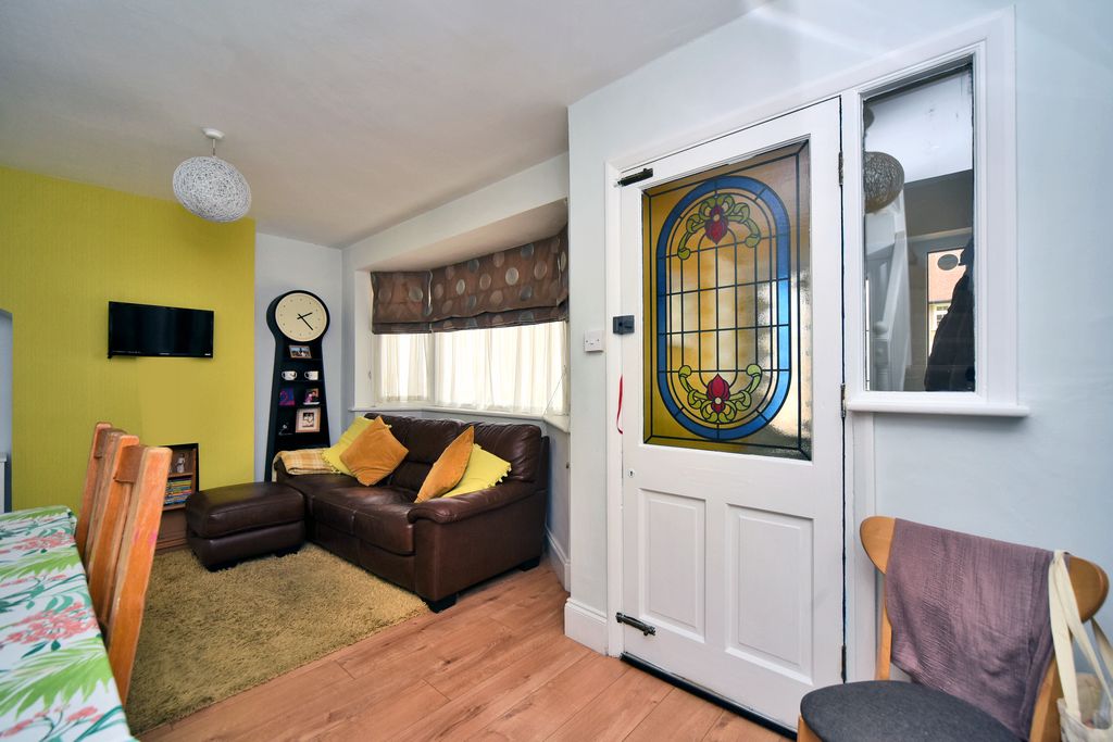 Property photo 3 of 11