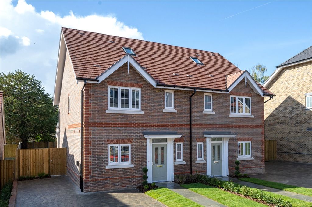 Property photo 1 of 9 External