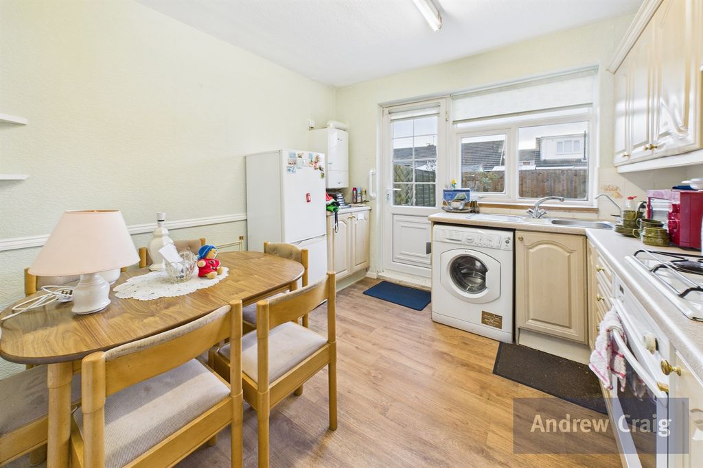 Property photo 3 of 7 Kitchen Diner