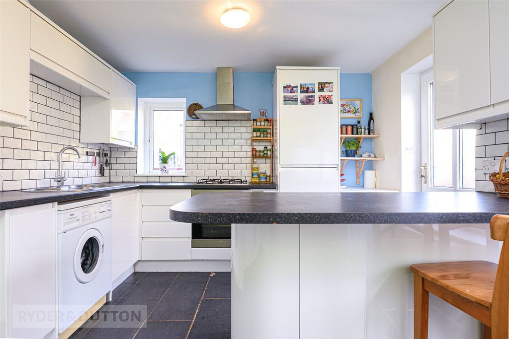 Property photo 3 of 22 Kitchen
