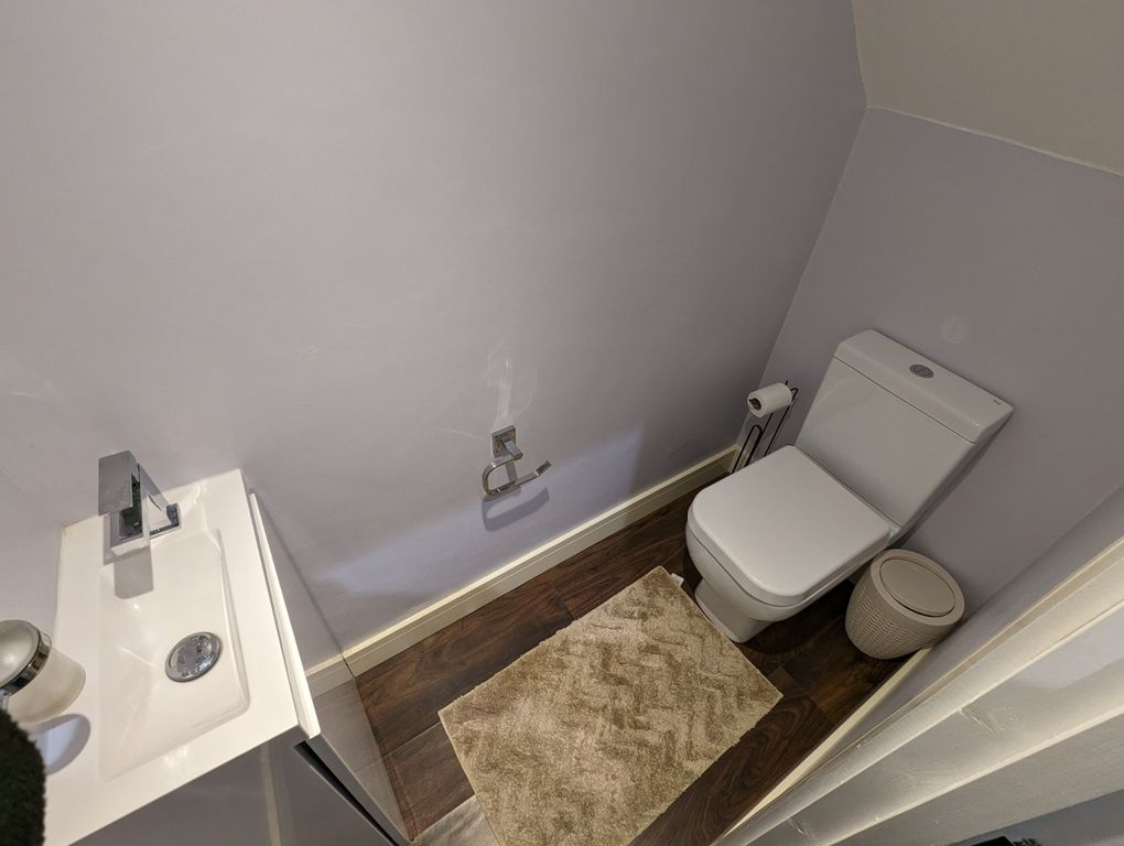 Property photo 3 of 10 Cloakroom/wc