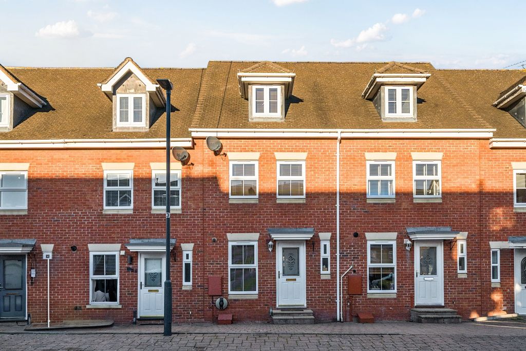 Property photo 1 of 19 1395122-18-695Bc8Ab915F1