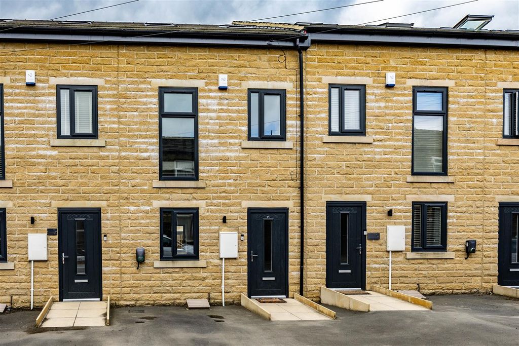 Property photo 1 of 26 7Bcsqueens-280426-38.Jpeg