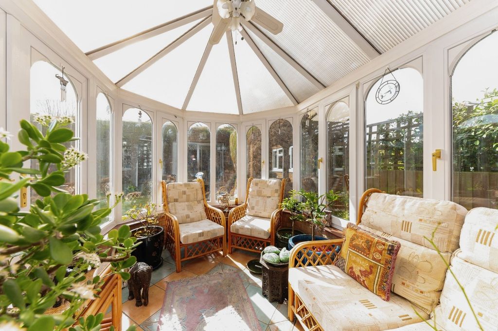 Property photo 3 of 12 Conservatory