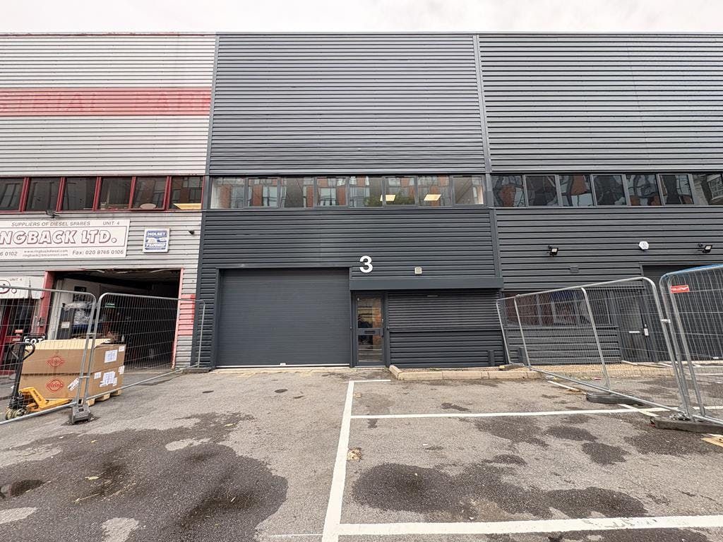 Property photo 3 of 10 Unit 3 Acton Vale  2 Copy.Jpg