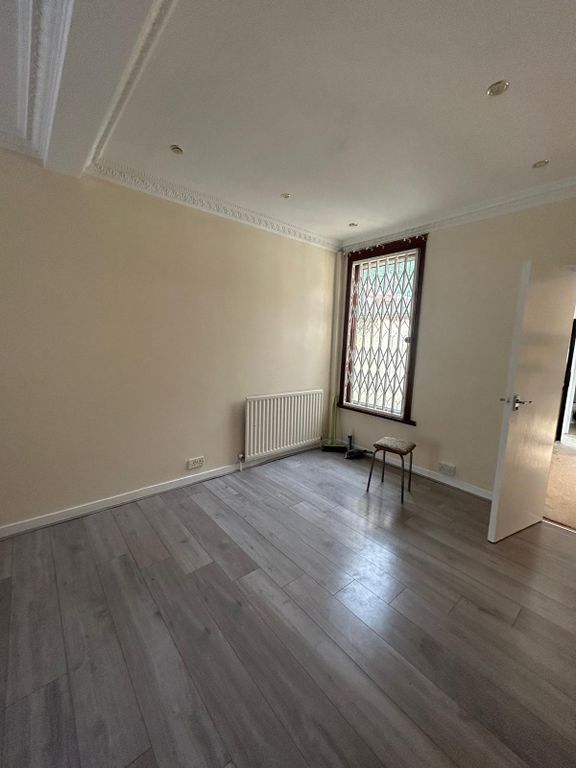 Property photo 3 of 7 Gallery