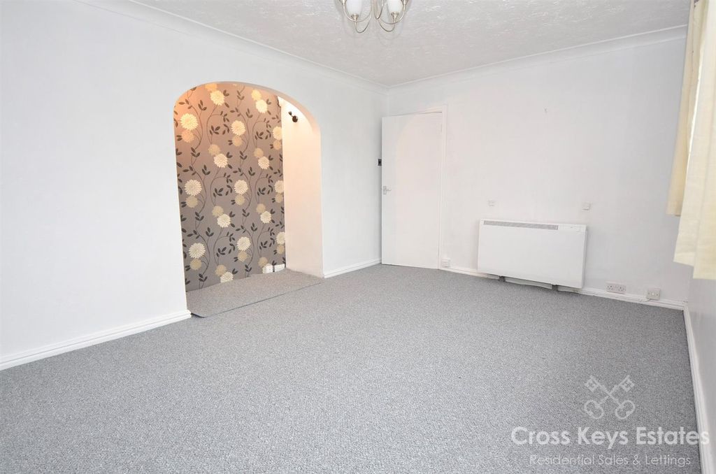 Property photo 2 of 14 Living Room