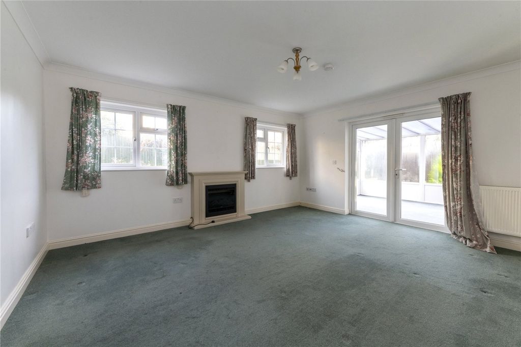 Property photo 2 of 15 Picture No. 17