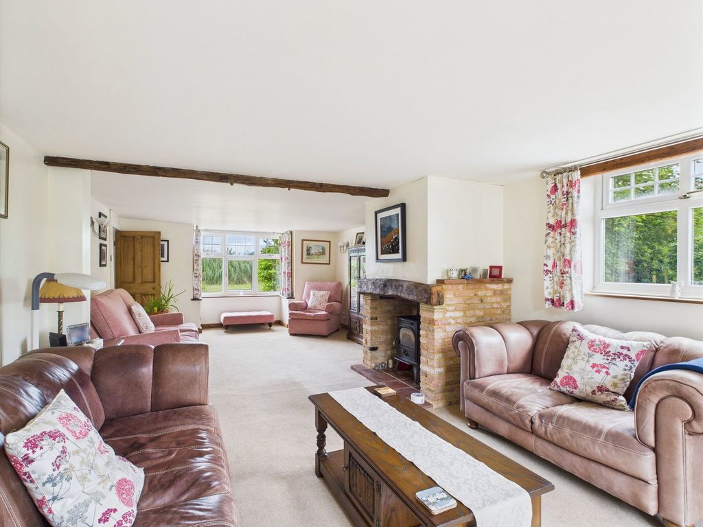Property photo 2 of 36