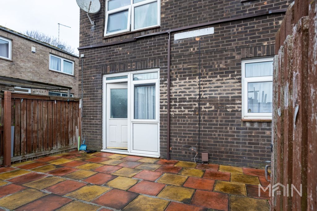 Property photo 3 of 11