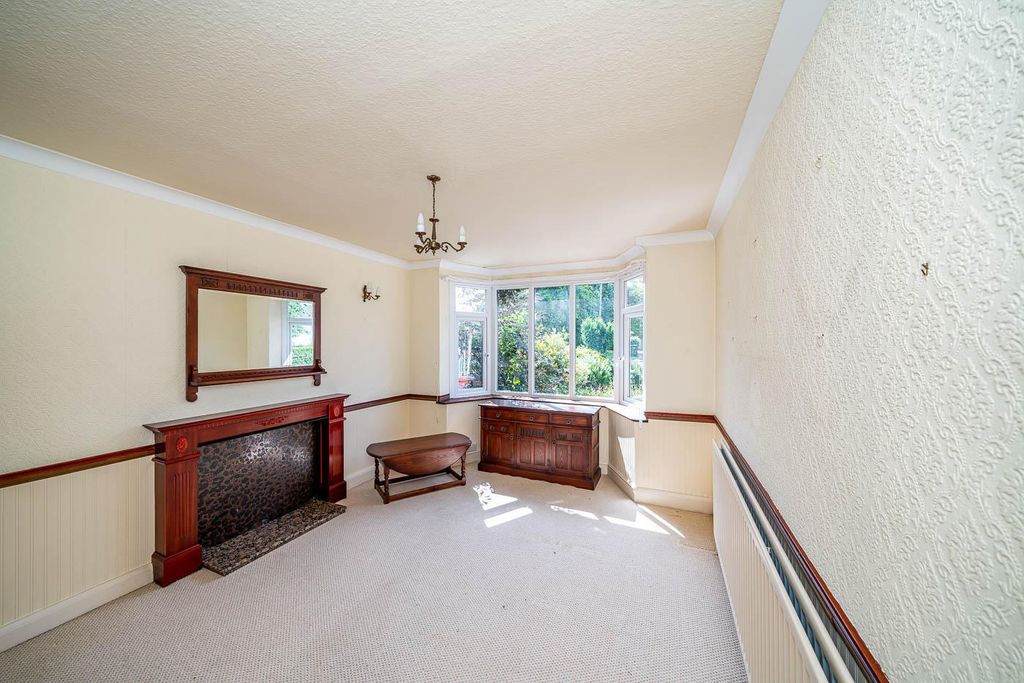 Property photo 2 of 28 Webbs Estate Agents.Jpg