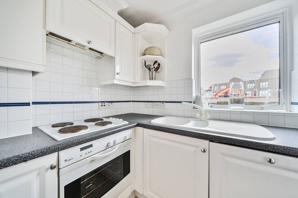 Property photo 3 of 16