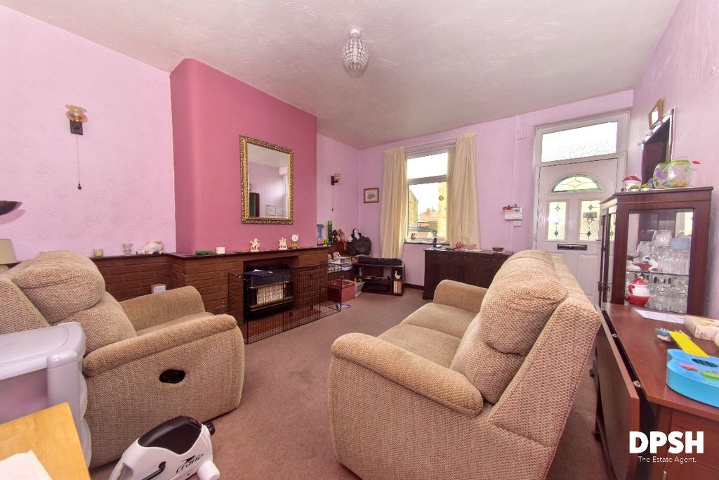 Property photo 2 of 18