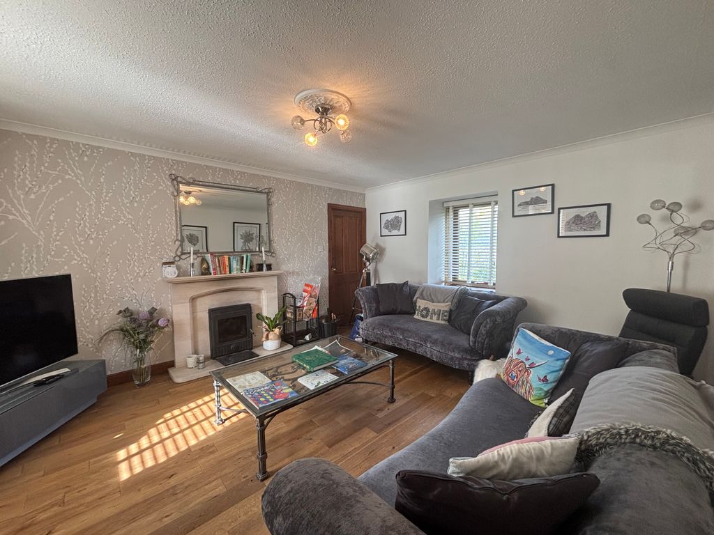 Property photo 3 of 21