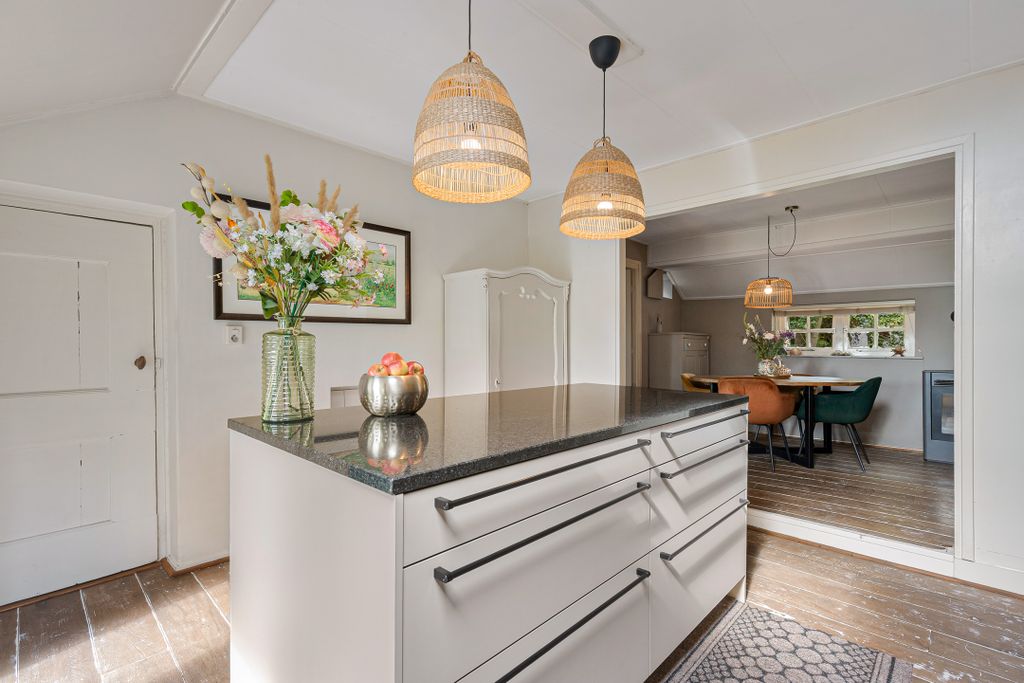 Property photo 3 of 59