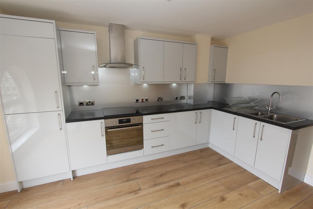 Property photo 2 of 12 Kitchen.Jpg