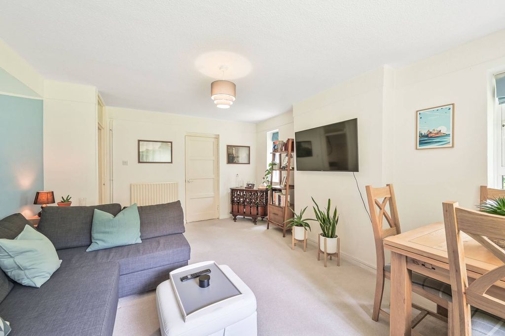 Property photo 3 of 7