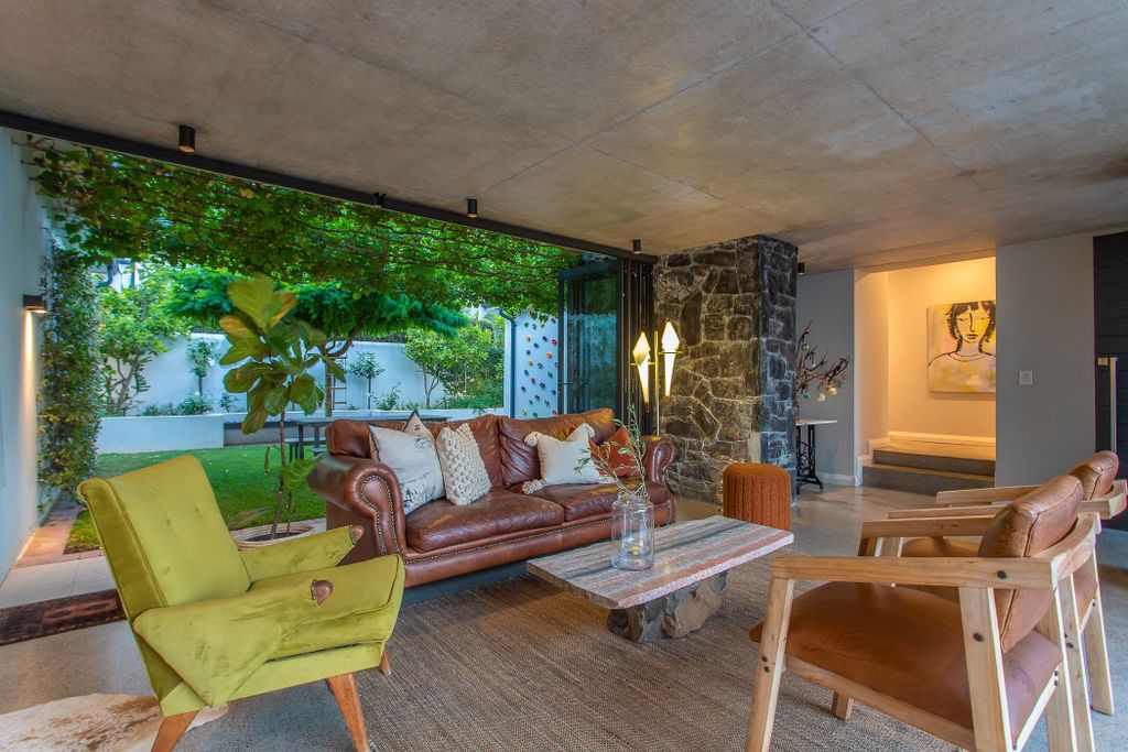 Property photo 2 of 44 Tk1722659