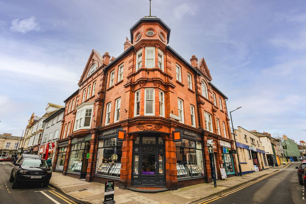 Property photo 1 of 21