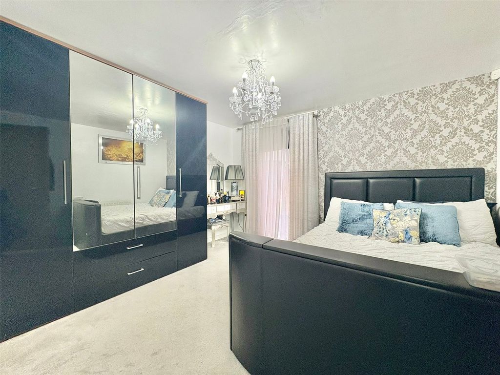 Property photo 3 of 15 Bedroom