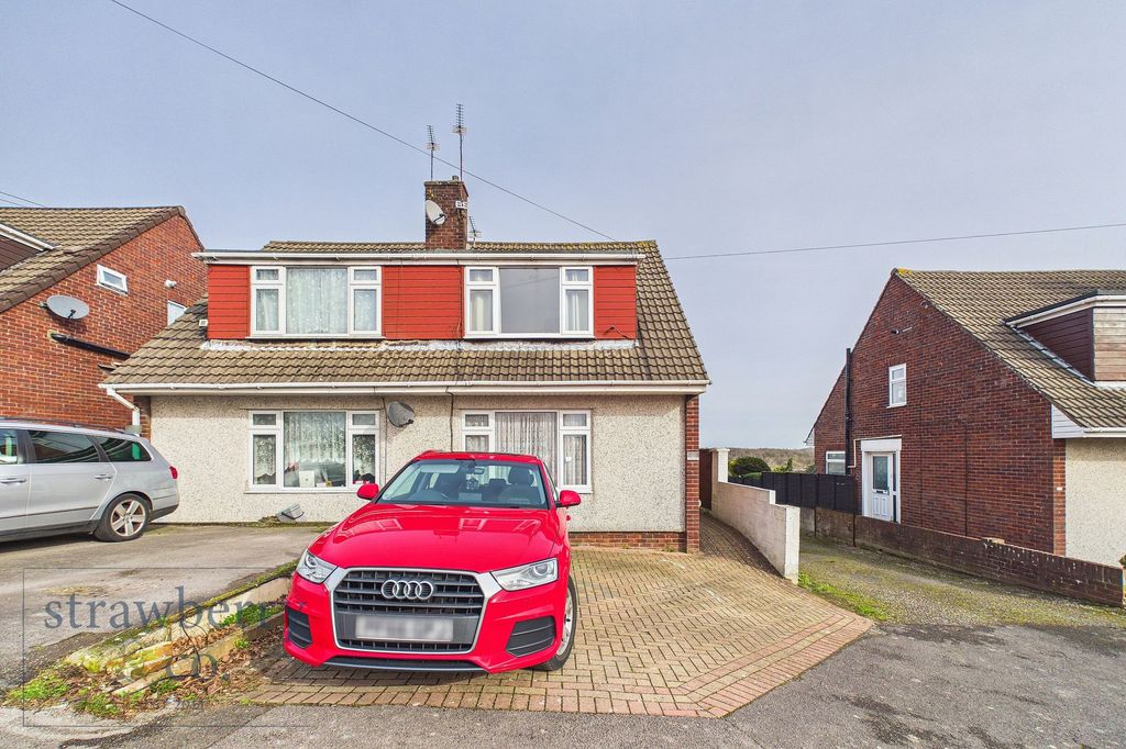 Property photo 1 of 32