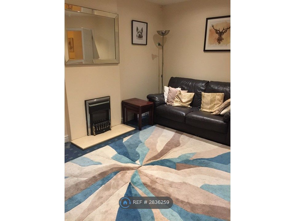 Property photo 2 of 19 Lounge 2