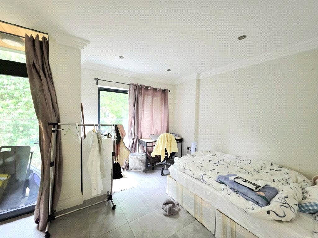 Property photo 3 of 10 Bedroom