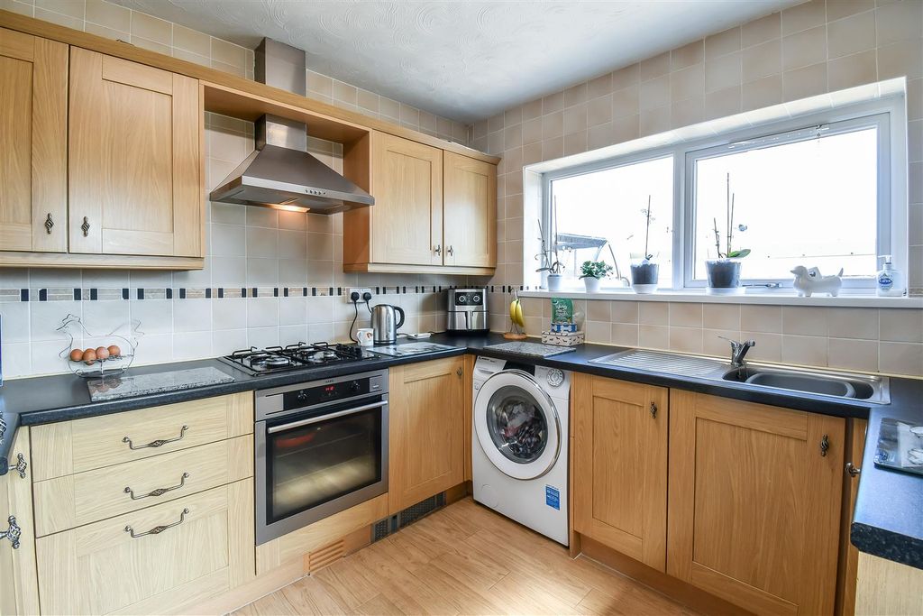 Property photo 3 of 24 Kitchen