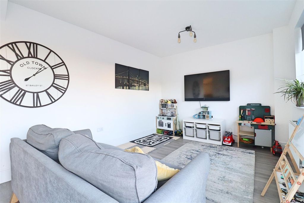 Additional image 14 of 5 bed detached house for saleHome Field Drive, Braintree CM7