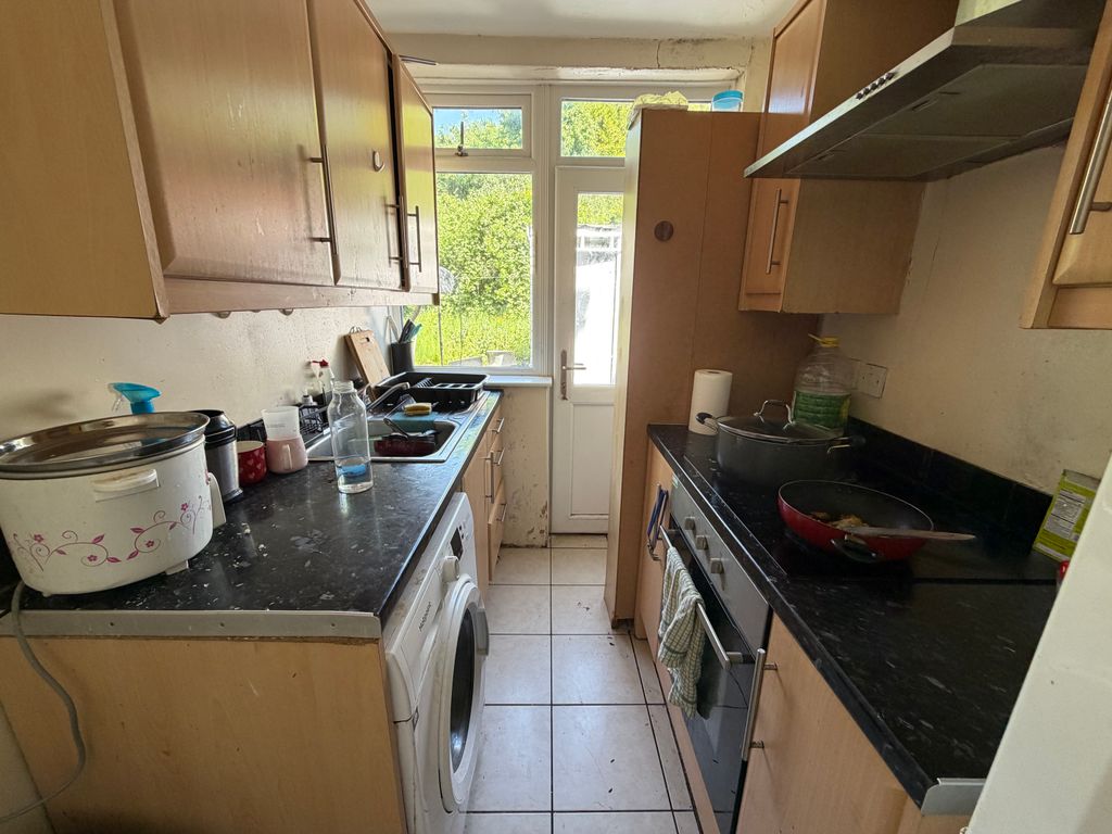 Property photo 2 of 12 Image