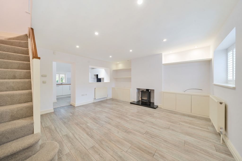 Property photo 3 of 11 1327395-14-687E20...