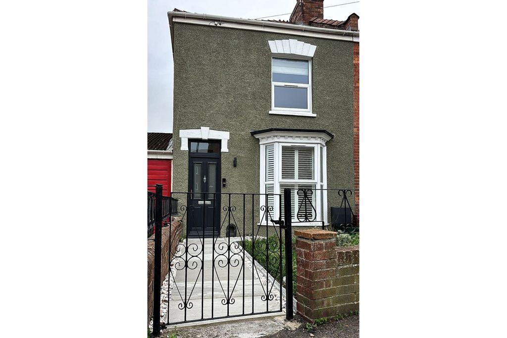 Property photo 1 of 24