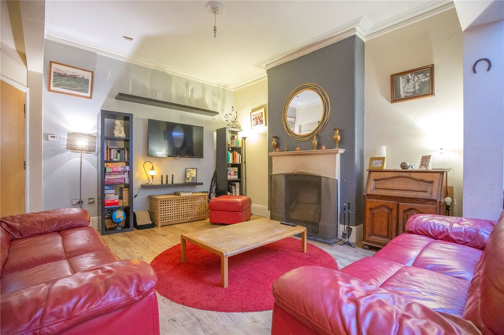 Property photo 3 of 16 Picture No. 17