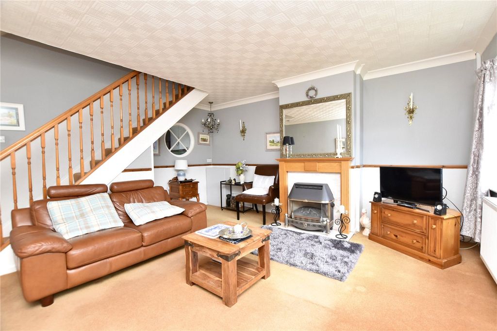Property photo 3 of 15 Living Room