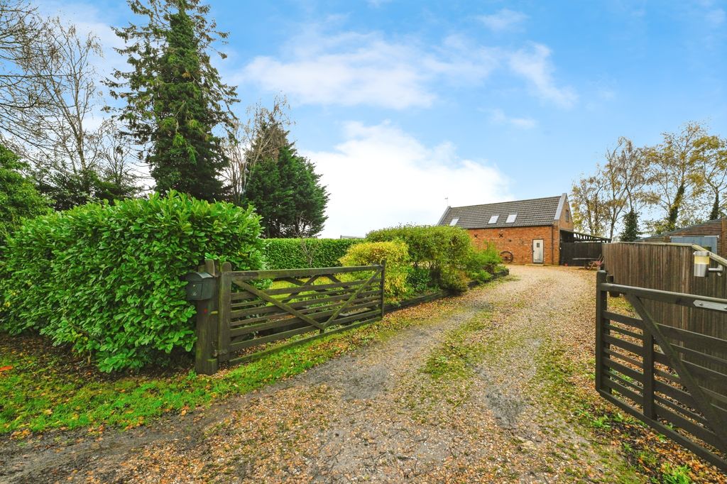 Property photo 1 of 20 L036