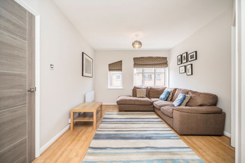 Property photo 2 of 8