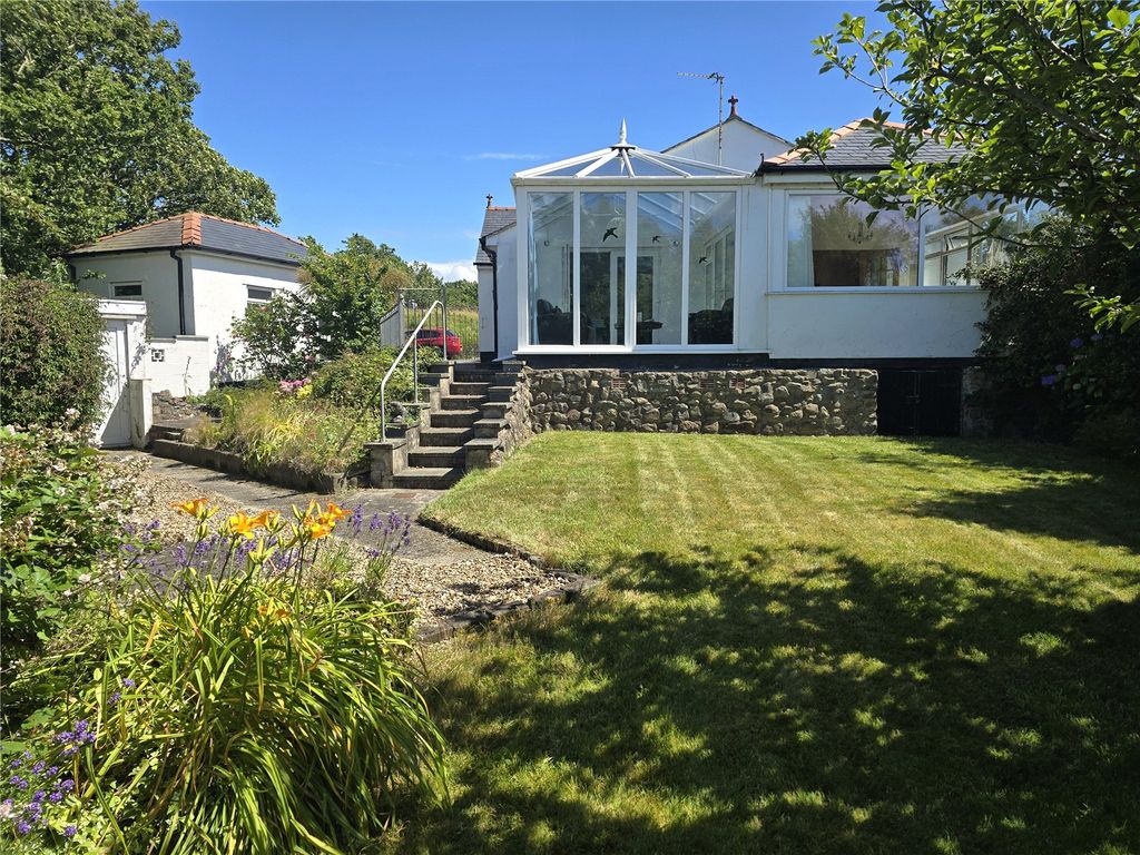 Property photo 1 of 38 Picture No. 11