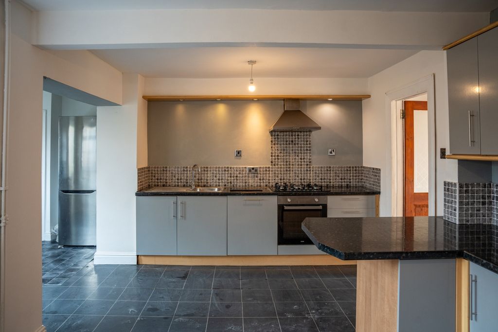 Property photo 3 of 16 Oak Road-16